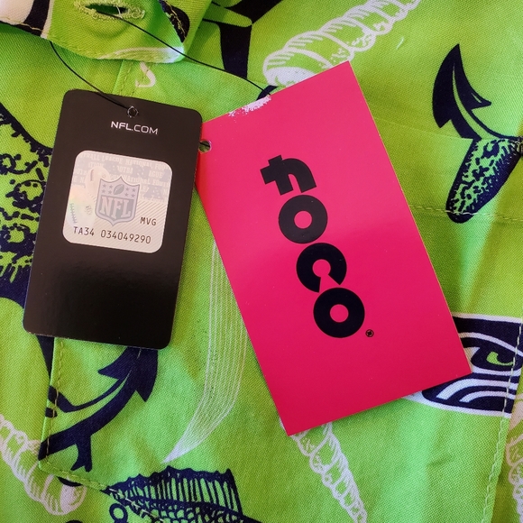 BNWT Seattle Seahawks Floral Hawiian Short Sleeve Button-down Shirt Large - Picture 5 of 11